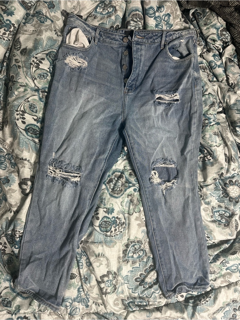 Kendall & Kylie Distressed Light Blue Cropped Jeans
